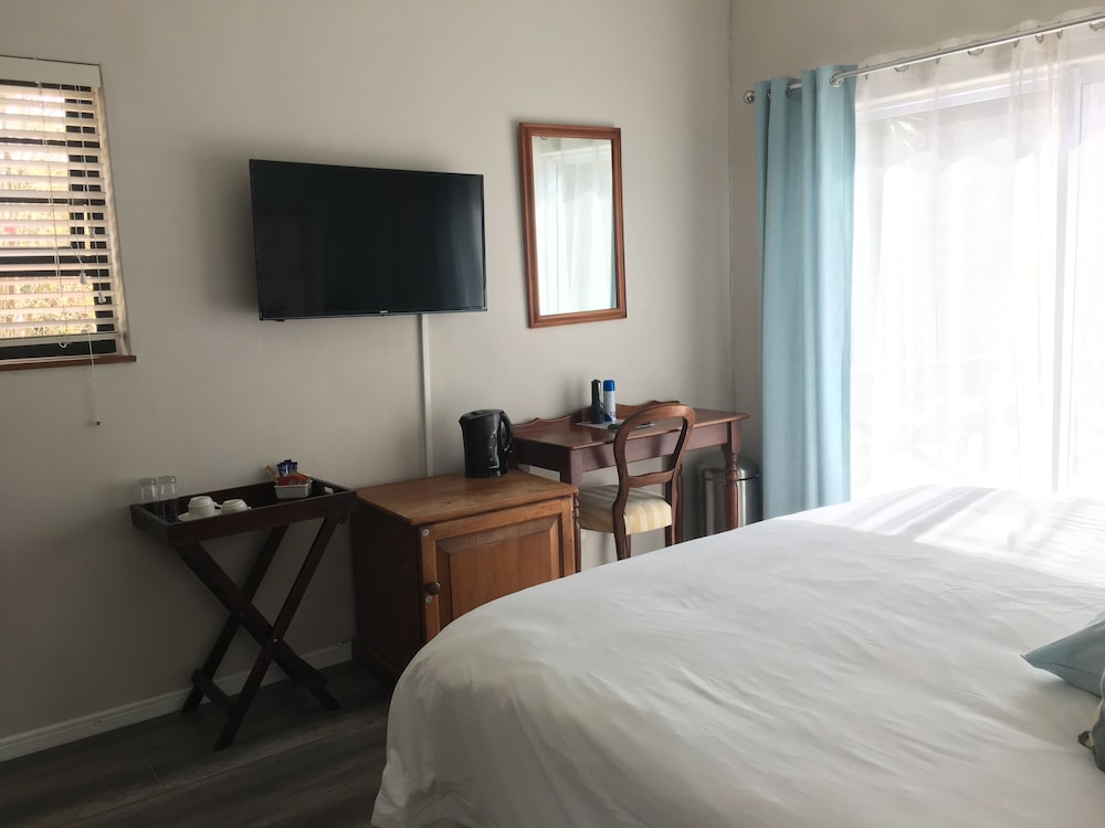 Suite, Balcony