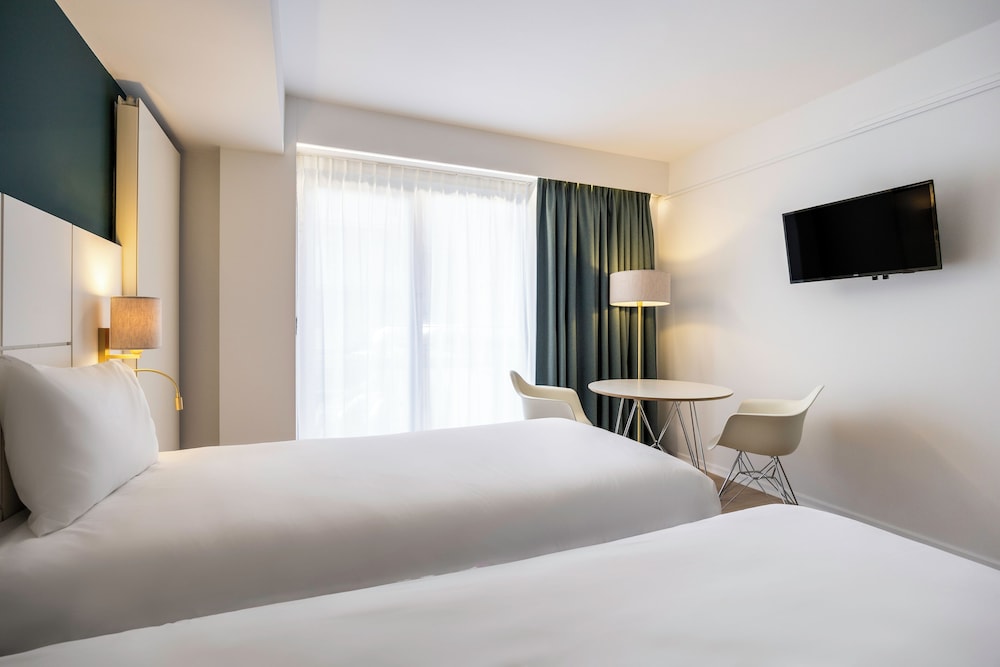 Standard Twin Room - Photo 3