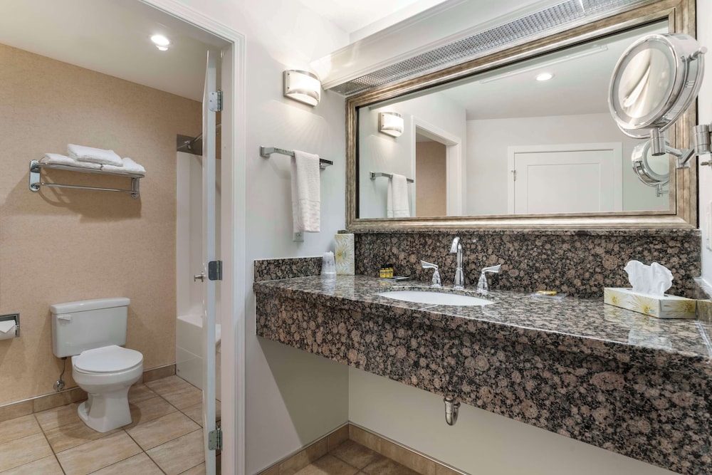 Standard Room, 2 Queen Beds, Non Smoking, Patio (Pet Friendly) - Photo 2