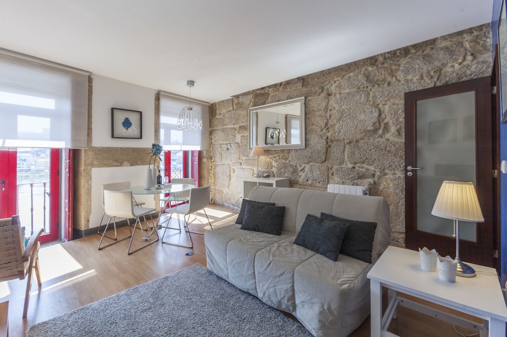Standard Apartment, 2 Bedrooms, River View - Photo 1