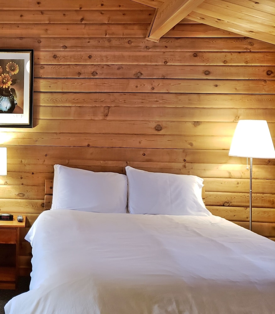 Standard Room, 1 Queen Bed photo 2