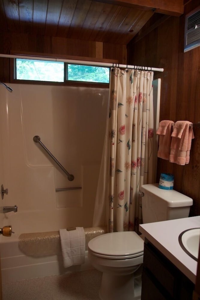 Standard Cabin, Ensuite (#4 Fir) photo 2