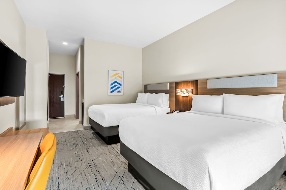 Standard Room, 2 Queen Beds - Photo 1