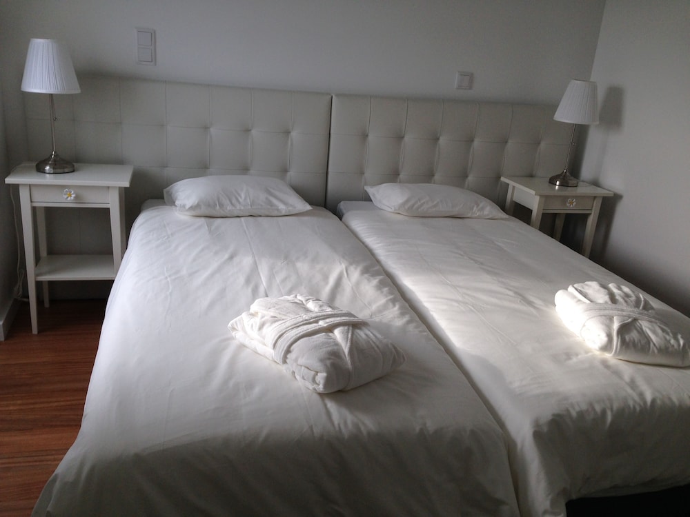 Superior Condo, 2 Twin Beds, Accessible
