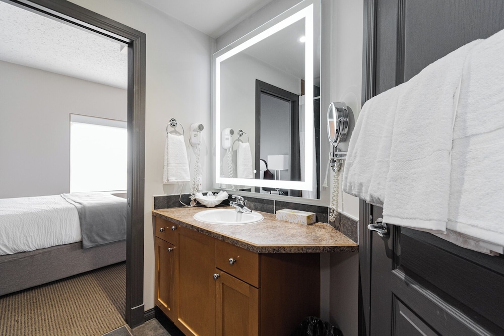 Suite, 1 Bedroom, Kitchen photo 3