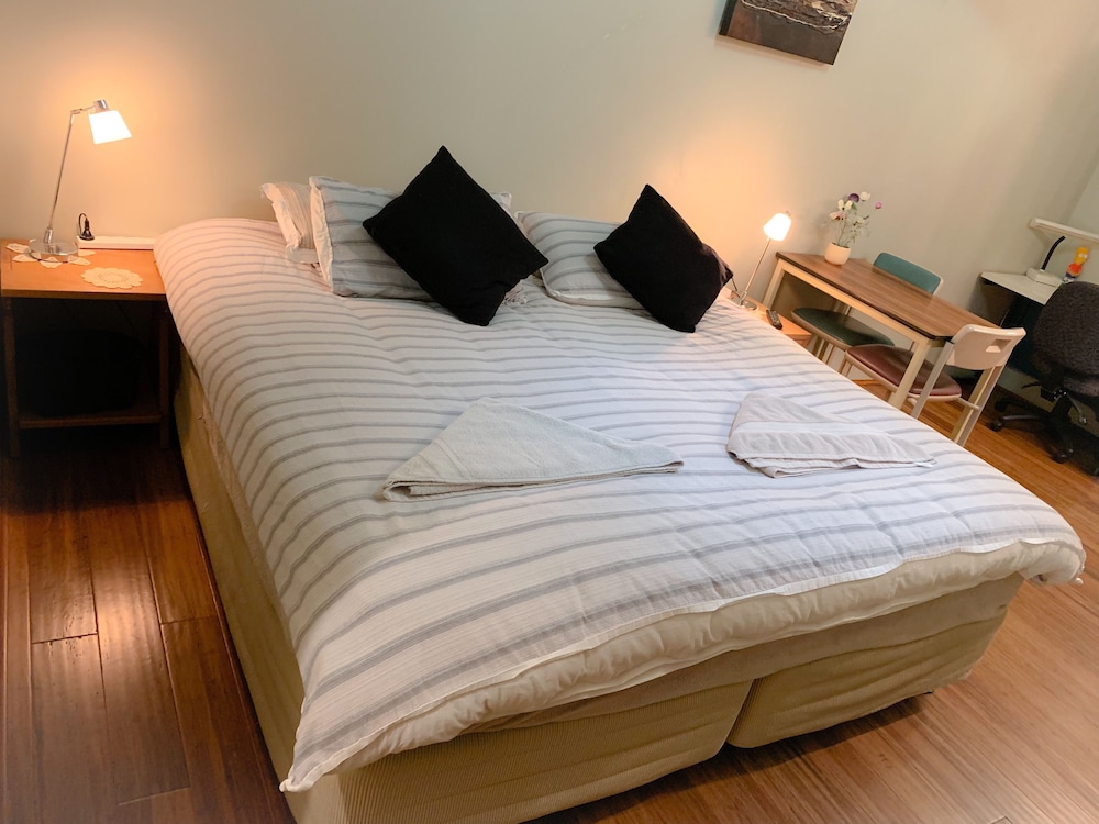 Basic Studio Suite, 1 Bedroom photo 2