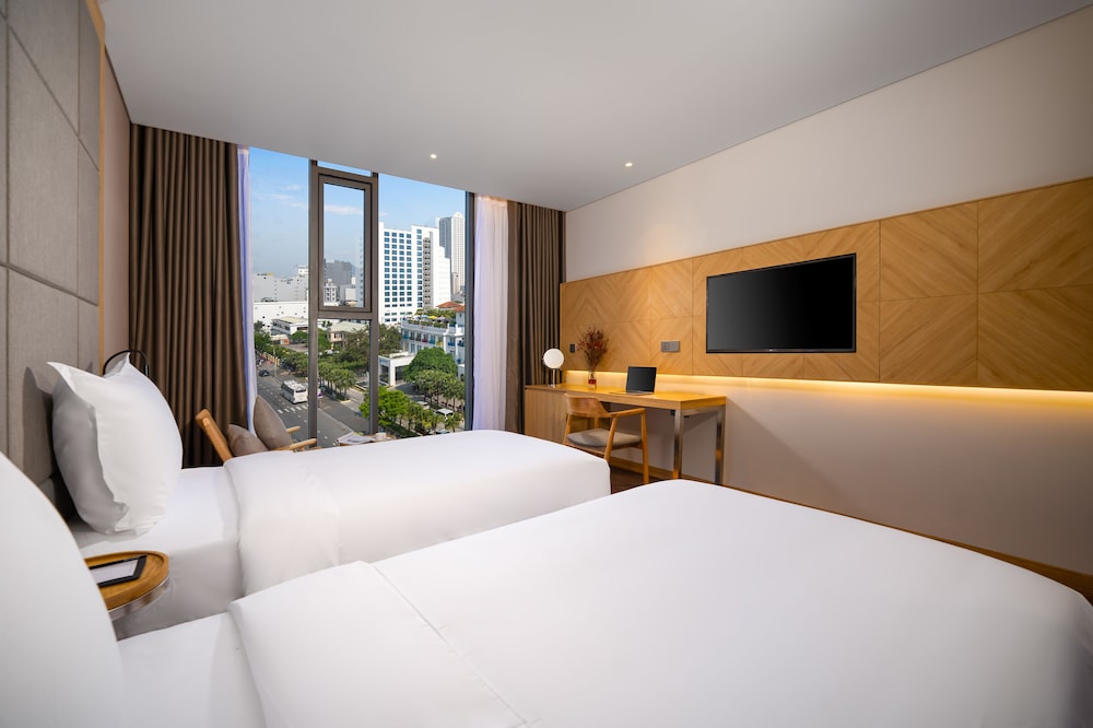 Deluxe Twin Room, City View photo 2