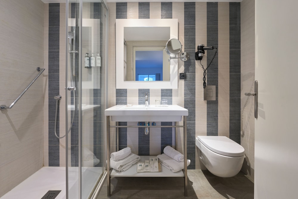 Junior Suite, Sea View (Single Use) - Photo 6
