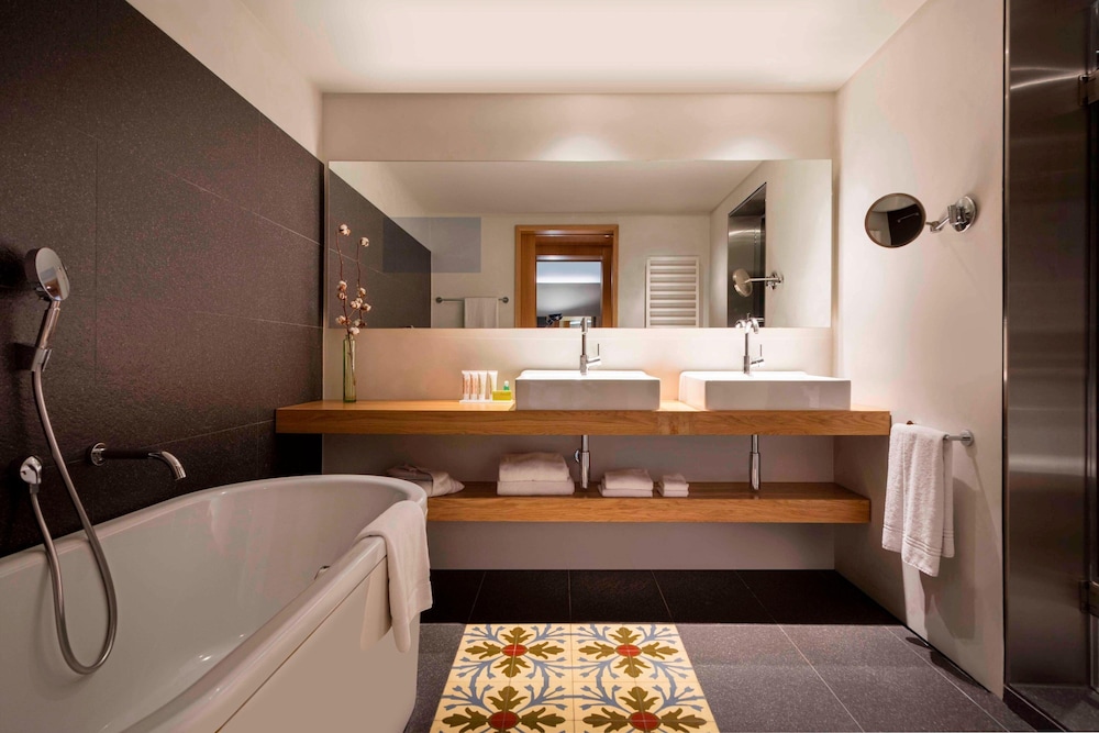 Grand Suite, 1 King Bed, Terrace