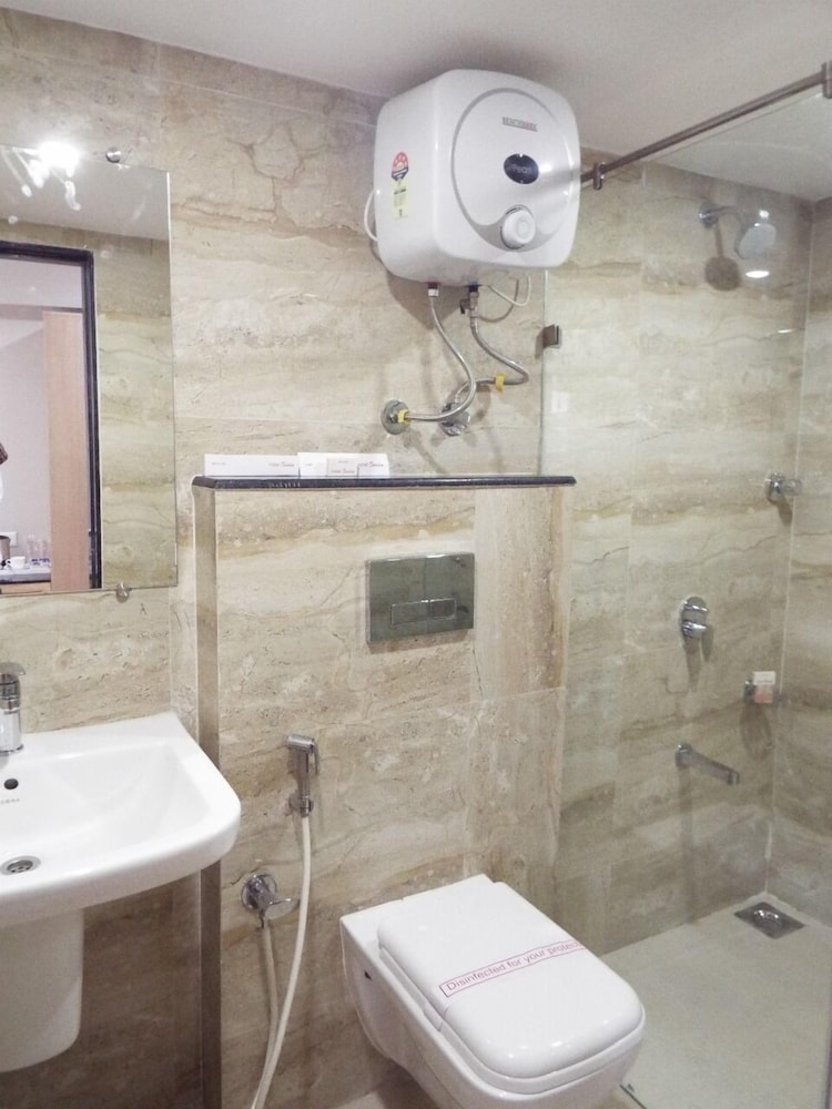 Executive Room - Photo 3
