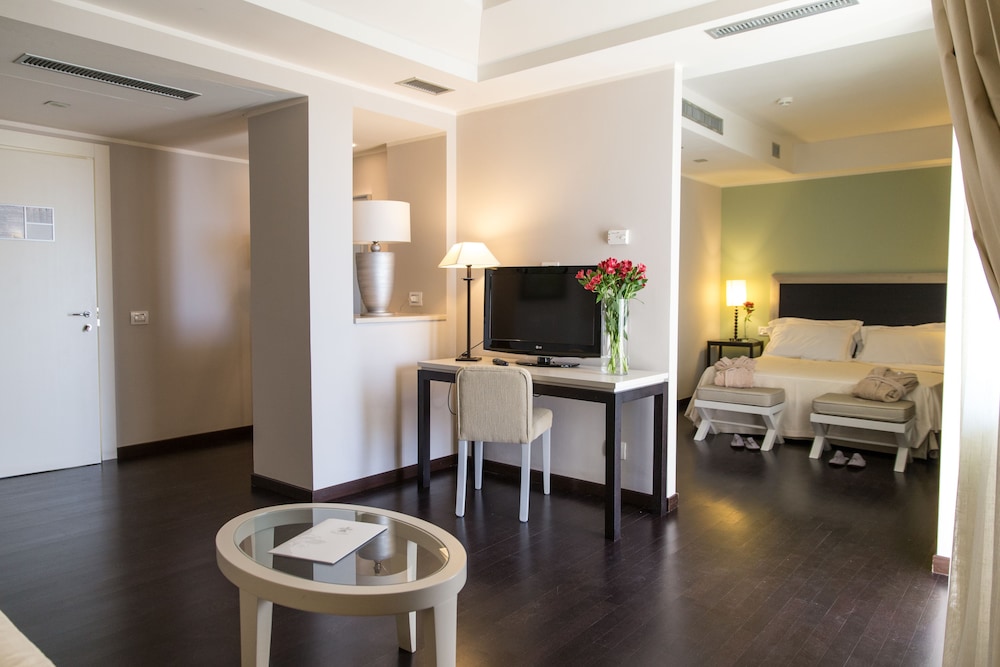 Suite, Multiple Beds