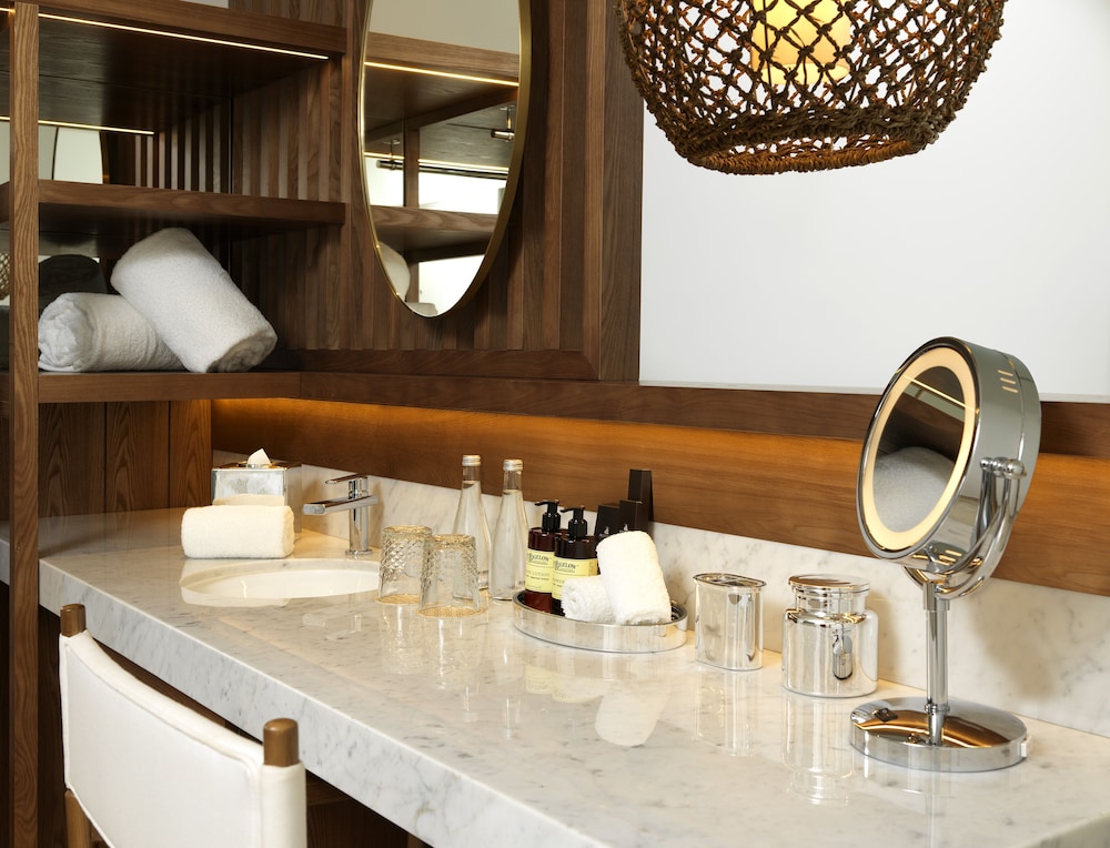 Superior Me+ With Pool Access