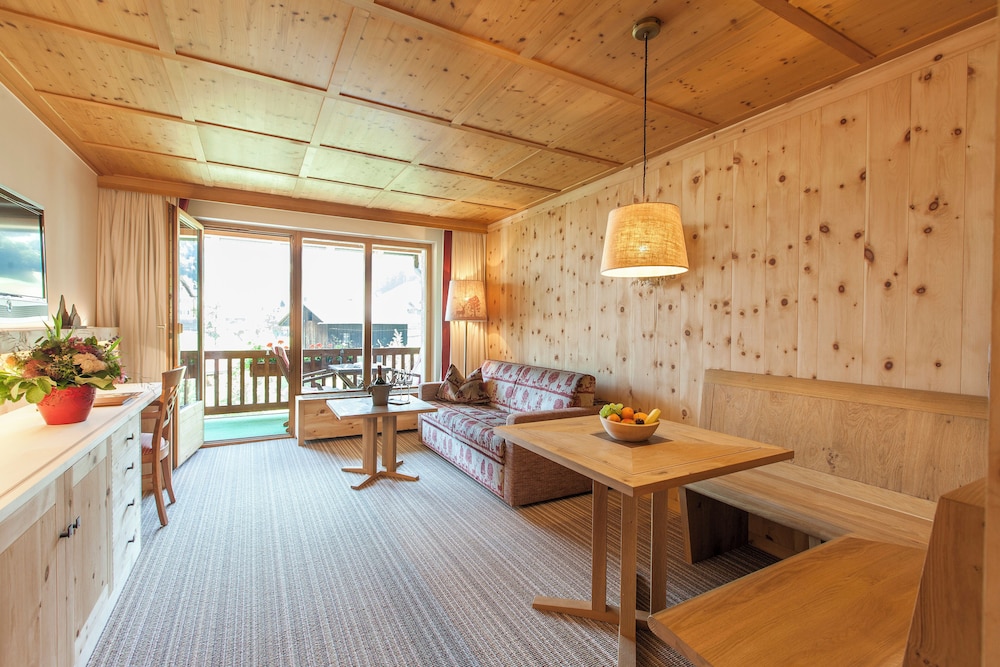Suite Swiss stone pine 60sqm photo 1