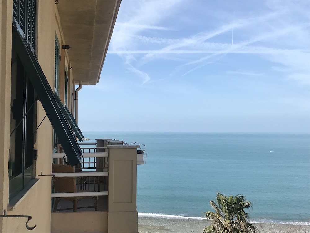 Double or Twin Room, Partial Sea View photo 3