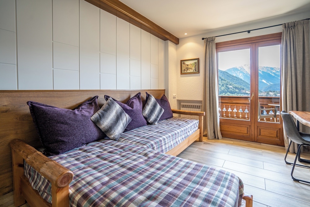 Junior Studio Suite