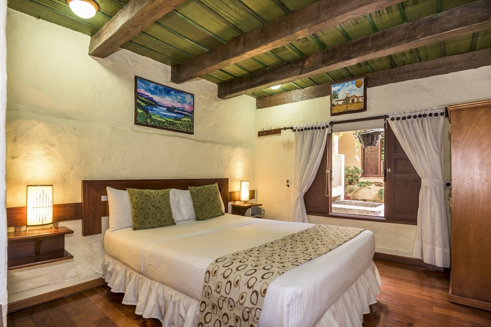 Double Room - Photo 7