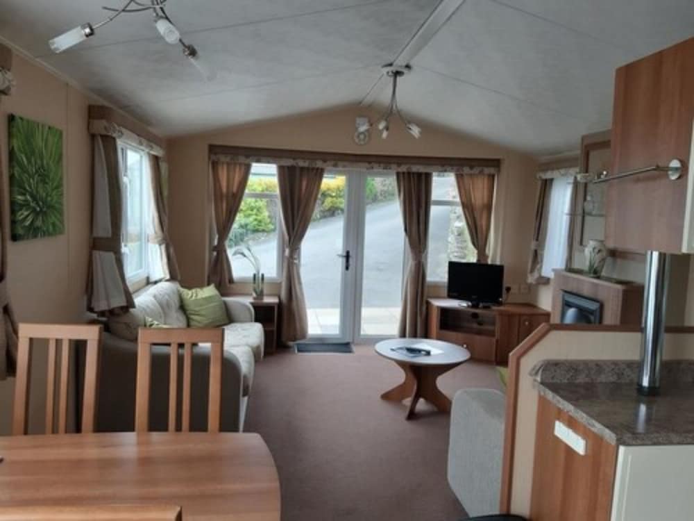 Platinum Caravan (6 Person) - No Pets photo 3