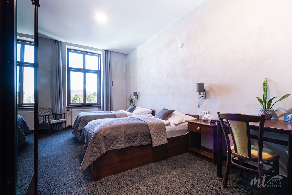 Economy Room, 2 Twin Beds - Photo 3