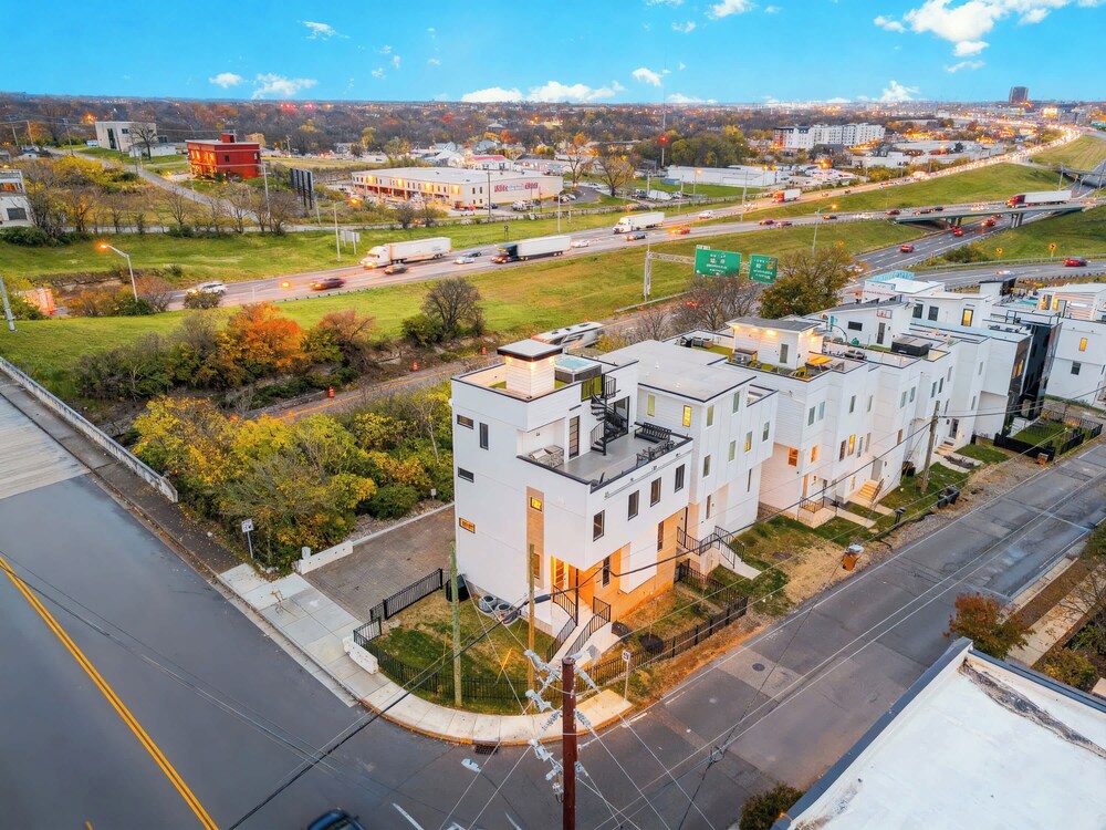 Elevator With Rooftop Hot Tub Pet-friendly Yard, Foto 58
