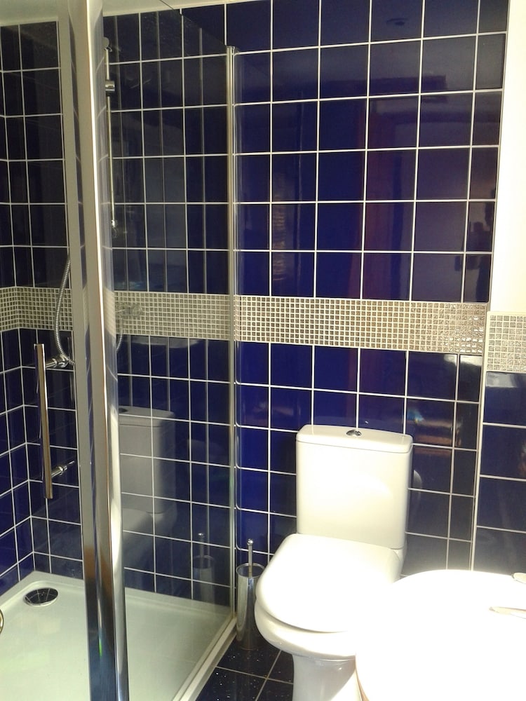 Single Room (Shared Shower And Toilet) photo 3
