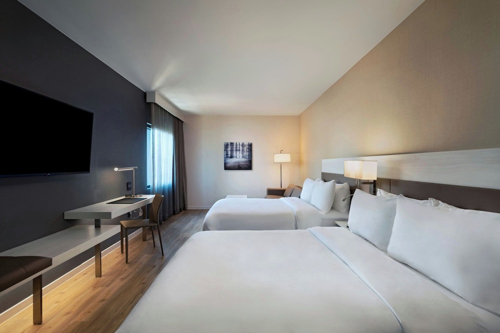 Deluxe Room, 2 Queen Beds