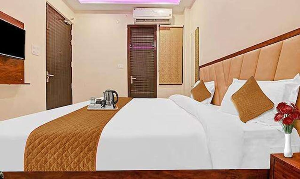 Deluxe Room - Photo 2