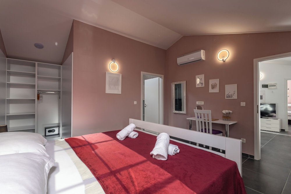 Family Apartment, Multiple Bedrooms, 2 Bathrooms (Peaceful Istria - App Pius 2 - floor)