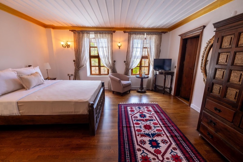 Classic Triple Room, Garden View