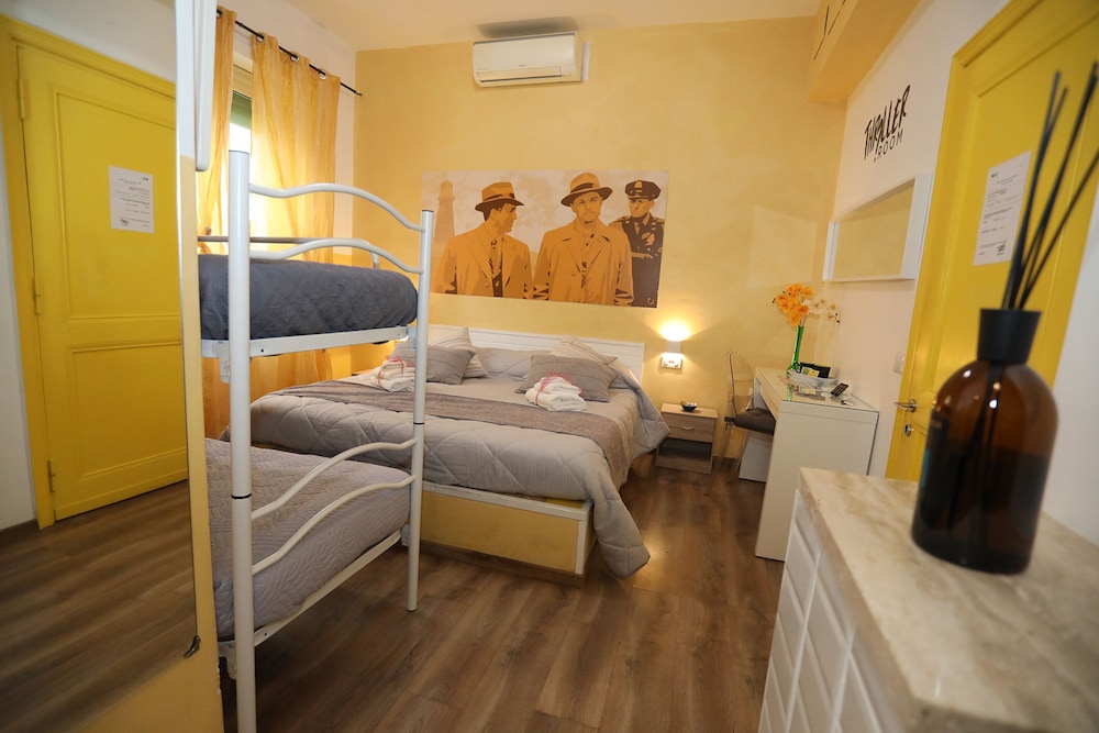 Classic Quadruple Room, 1 Bedroom, Non Smoking, City View, photo 6