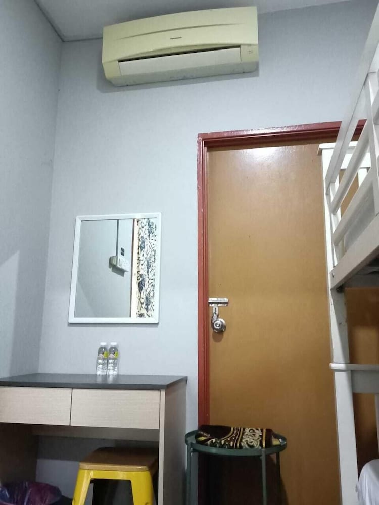 Deluxe Quadruple Room - Photo 18
