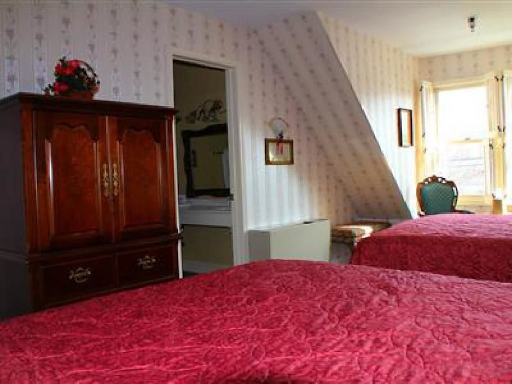 Premium Double Room, Ensuite (VICTORIAN TWO QUEEN ) - Photo 4