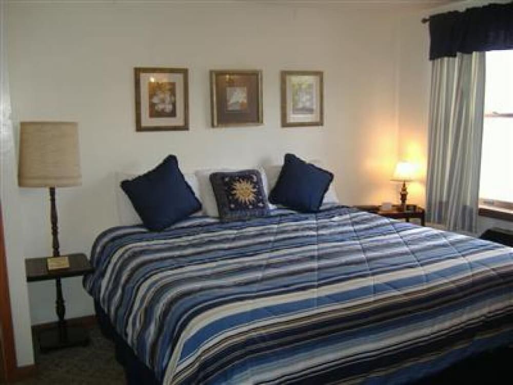 Deluxe Double Room, Ensuite photo 3