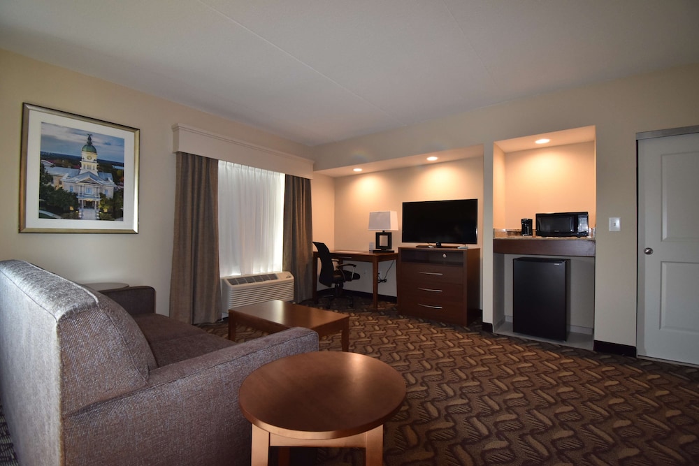 Family Room, 2 Queen Beds, Non Smoking (with Sofabed) - Photo 1