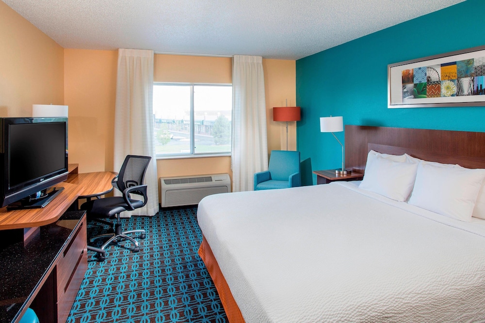 Room, 1 King Bed (Hearing Accessible) - Photo 2