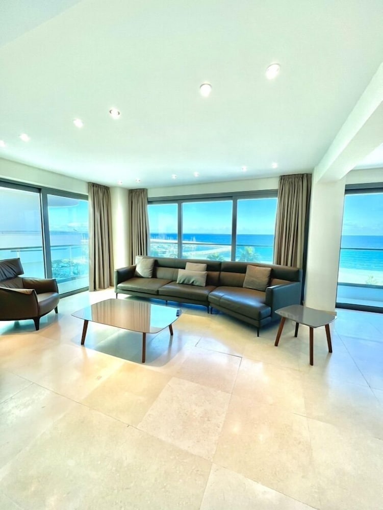 Luxury Apartment, 2 Bedrooms, Balcony, Sea View