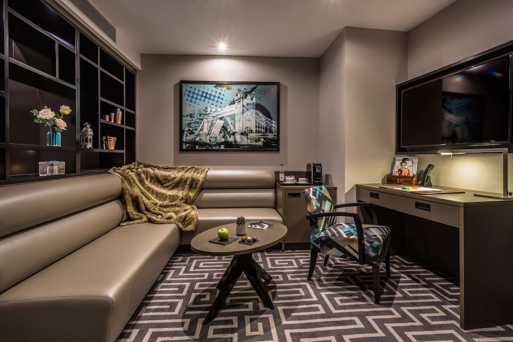 Deluxe Studio Suite (Hoxton Suite) photo 3