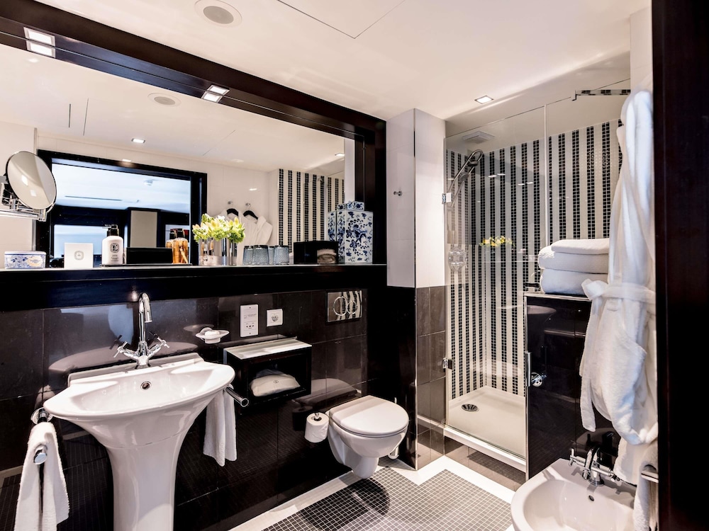 Suite, 1 King Bed, Terrace (Opera)