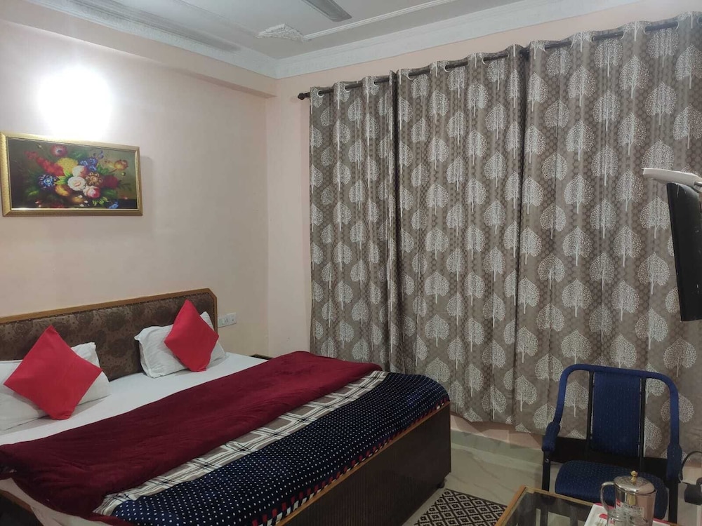 Deluxe Room - Photo 5