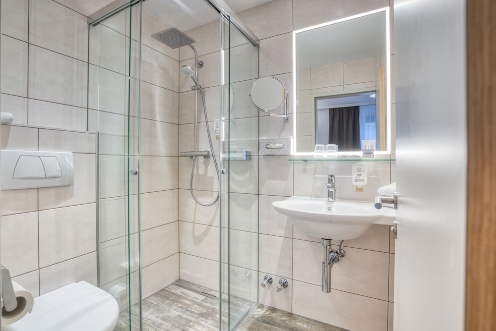 Double Room - Photo 15