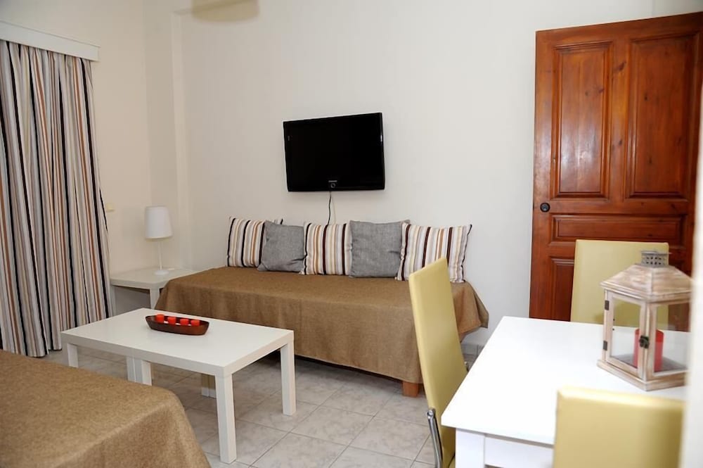 Apartment, 1 Bedroom (4 Adults) photo 2