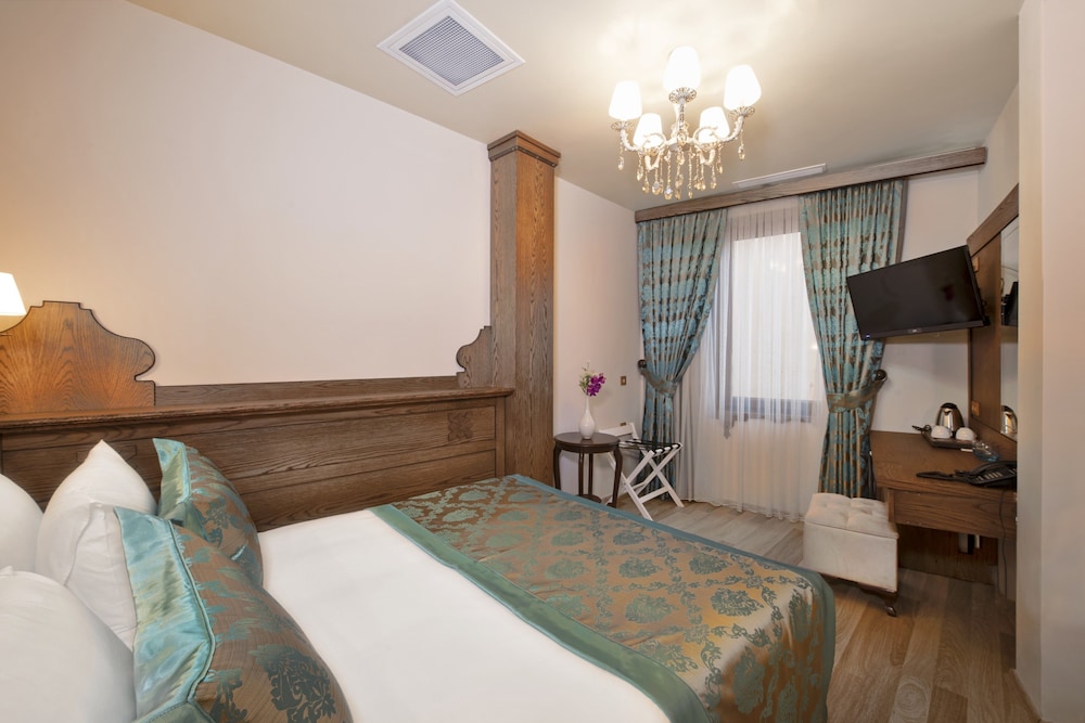Standard Double Room Single Use, 1 Queen Bed photo 3