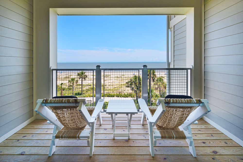 Ocean View Two Queen Suite photo 3