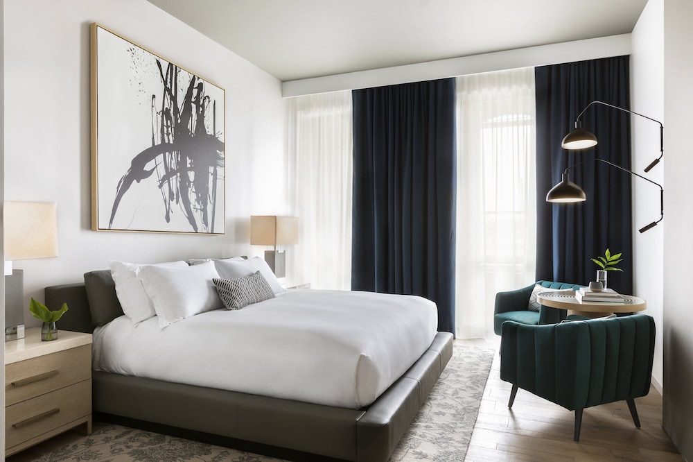 Suite, 1 King Bed (Historic Pythias) photo 3