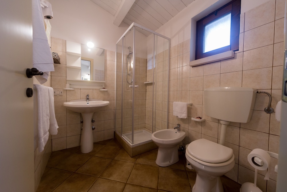 Standard Quadruple Room, Garden Area photo 2