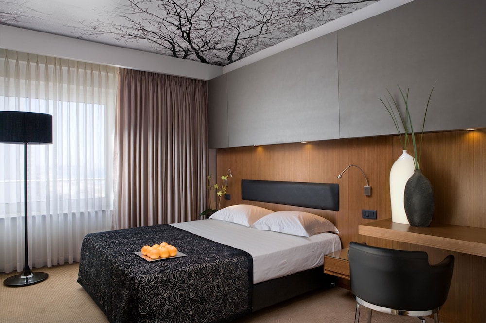Tel aviv Room