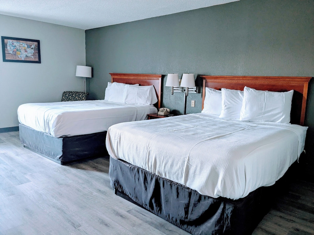 Room, 2 Queen Beds, Non Smoking - Photo 3