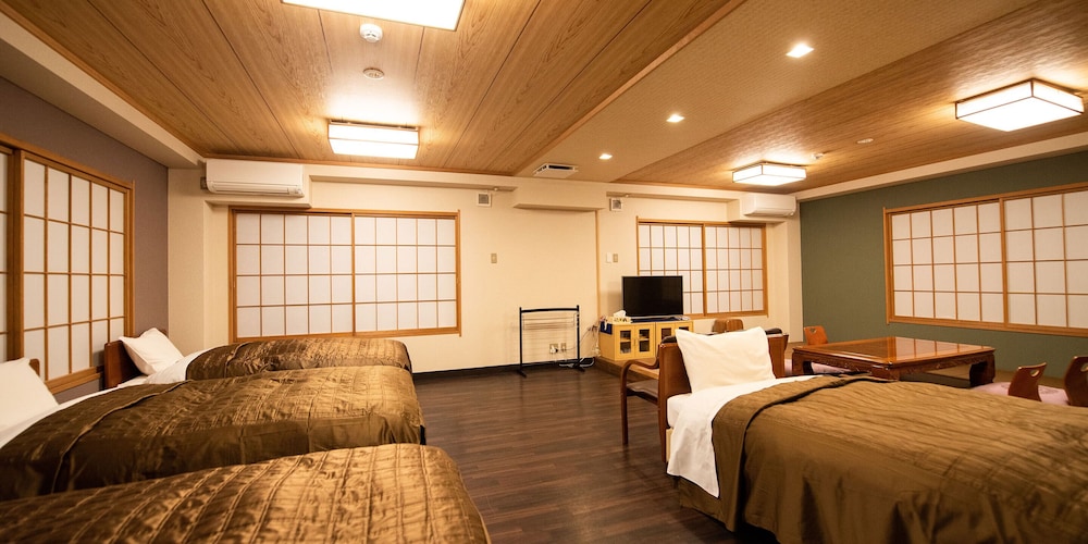 Standard Room, Multiple Beds photo 1