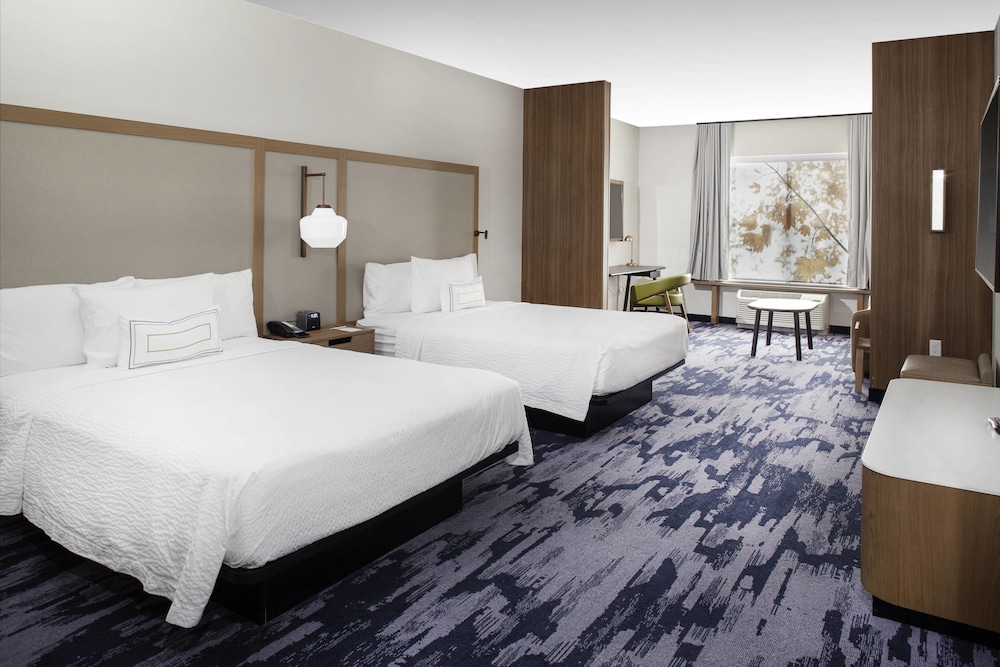 Room, 2 Queen Beds (Mobility Accessible, Tub) - Photo 2