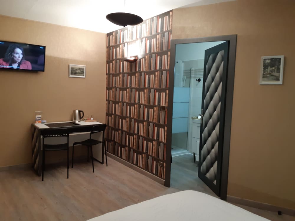 Deluxe Double Room, Ensuite photo 2
