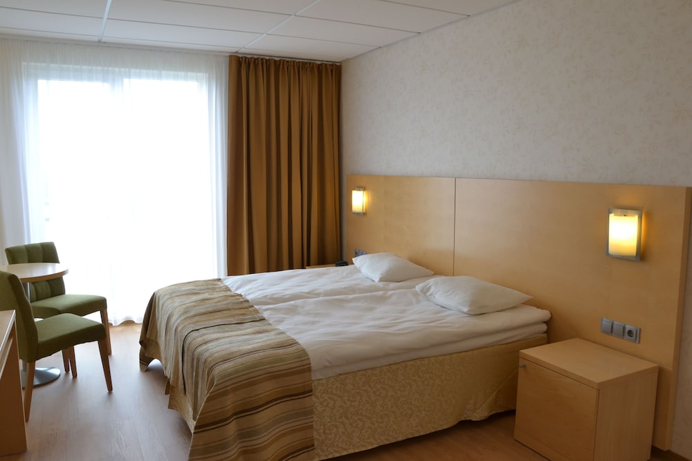 Standard Double or Twin Room - Photo 11